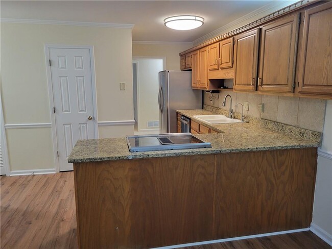 Photo - 1373 Camden Walk