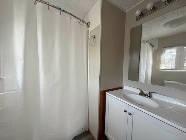 Building Photo - Spacious & Affordable 3BR Home in Belleville - Pet-Friendly, Central AC & Only $900!