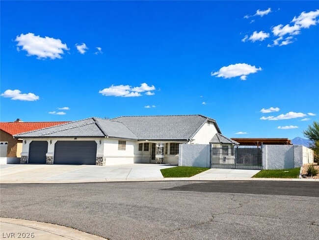 Building Photo - 3630 E Vineyard Dr
