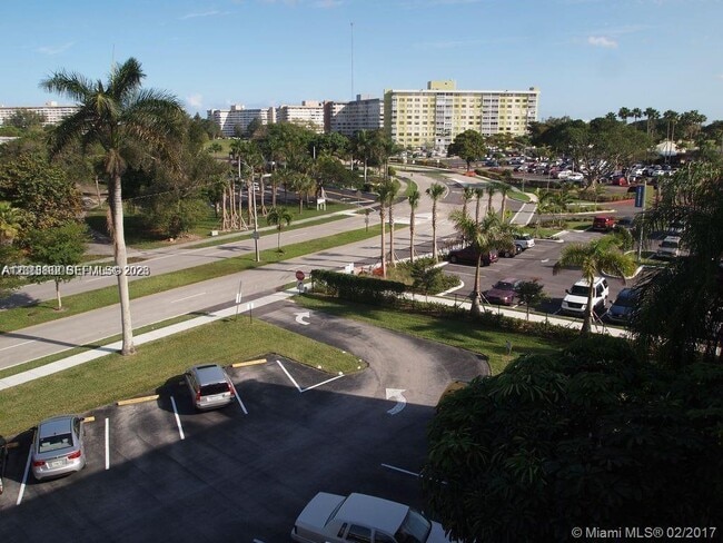 Photo - 950 Hillcrest Dr Unit 503