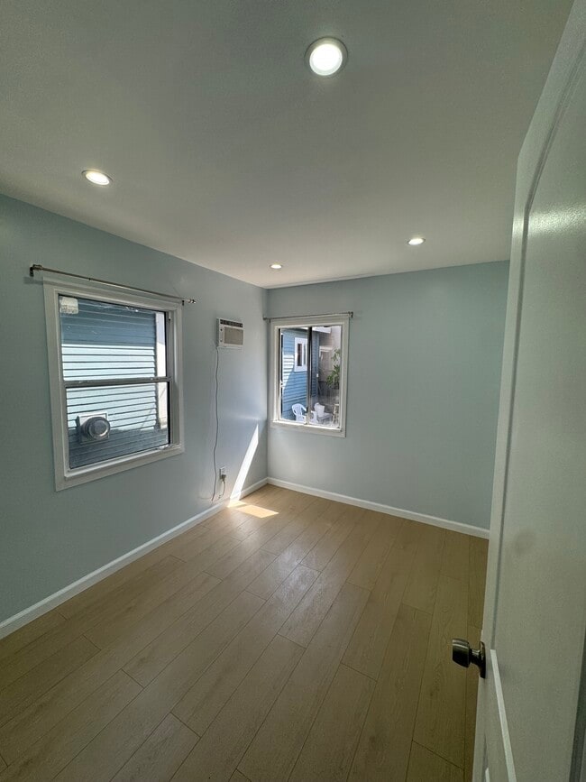 Photo - 637 W Avenue 28
