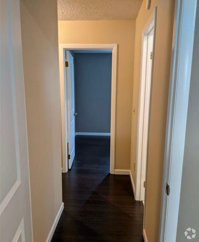 Building Photo - 47 Aurora Dr Unit #6 Rental