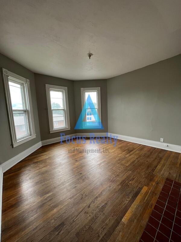 235.5 S High St Condo For Rent in Lancaster, OH