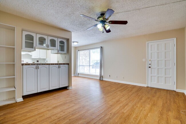 Photo - K505 - Riverwalk #155 Unit 155-E. Riverside