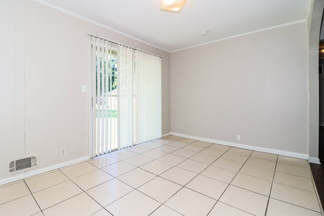 Photo - 5509 Joeclay Dr