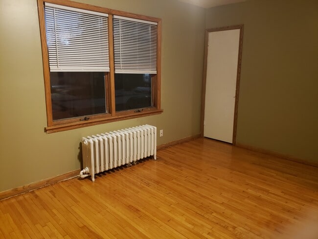Photo - 3822 W 5th St Unit 2 bedroom, 1 bathroom upper