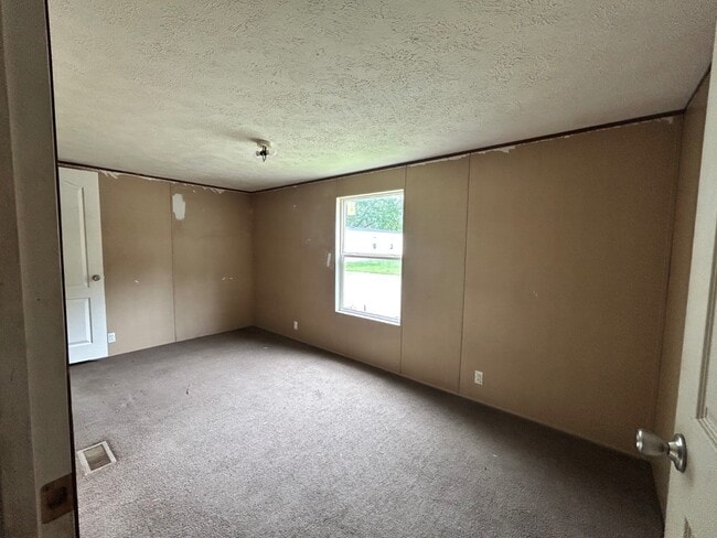 Photo - 2701 30 Mile Rd