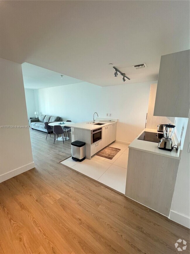 Building Photo - 501 NE 31st St Unit 1202 Rental