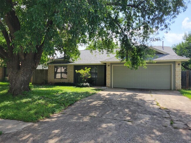 Photo - 1703 Provident Ln House