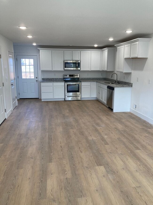 Building Photo - 1210 Nedra Dr Unit 1210 Nedra Drive  A