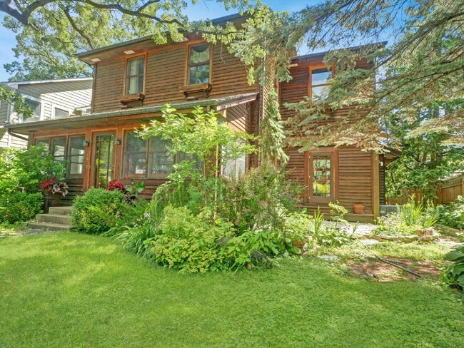 Building Photo - Gorgeous 4 bedroom home in Linden Hills