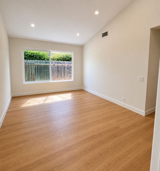 Photo - Beautifully Renovated 3BD/2BA Home in the Highly Desirable Pelican Way Community!