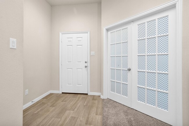 Photo - 223 Shoreview Dr