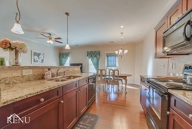 Photo - 334 Stonecrest Dr