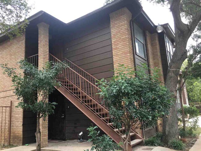 Photo - 201 Martingale Unit 12