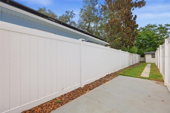 1711 White Ave
