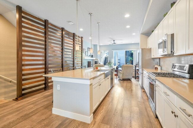 Photo - 1364 Vine St