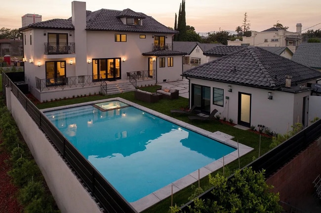 Photo - 300 N Plymouth Blvd