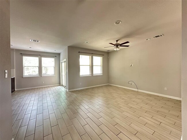 Photo - 2724 Stone Branch Dr