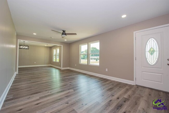 Photo - 401 Feagin Mill Rd