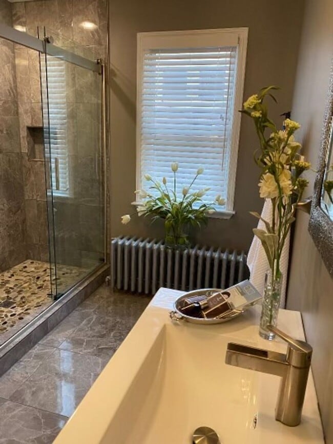 Photo - 1917 Mary St