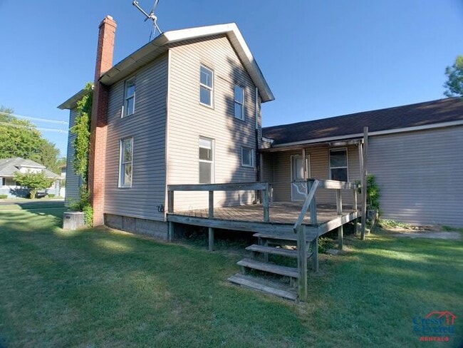 Building Photo - Spacious 3 Bedroom House in Niles