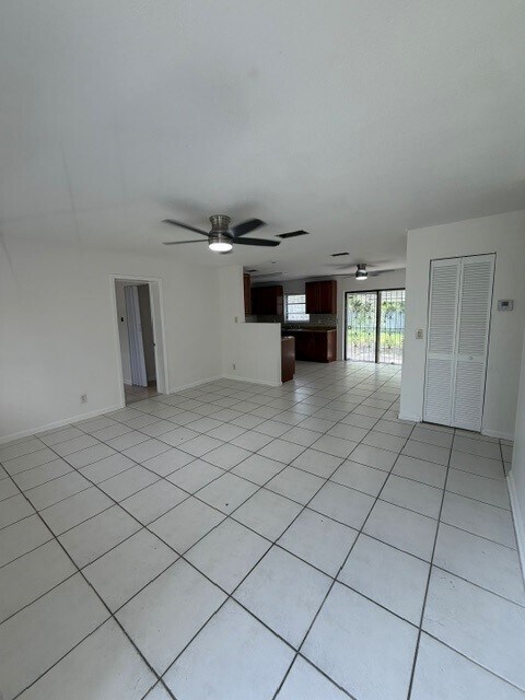Photo - 490 W 37th St