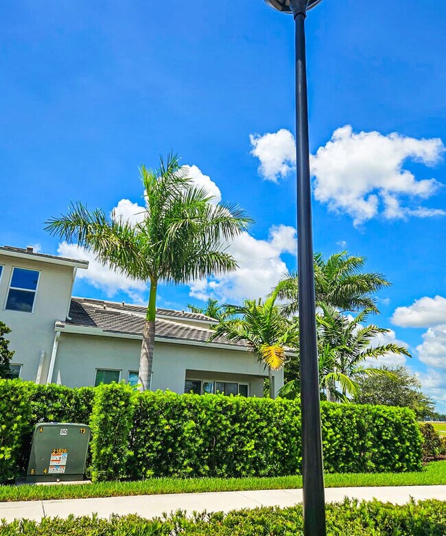 Photo - 5300 Thatcher Ct