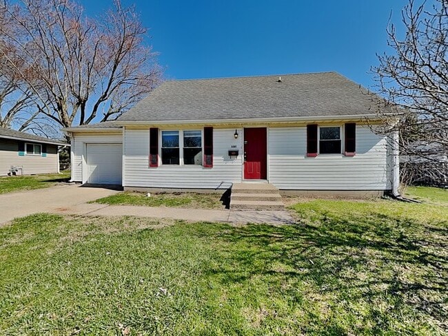 Building Photo - 1207 Greenfield Dr