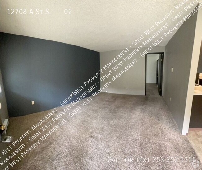 Building Photo - Move in Special! Half off your first month... Unit 02 Rental