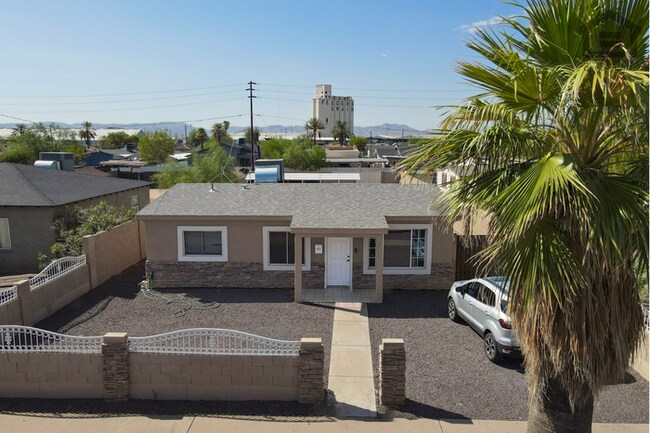 2Bed/2Bath House at Van Buren St/27th Ave! Move-In Ready on 10/15/2026! – NO HOA! RV GATE!