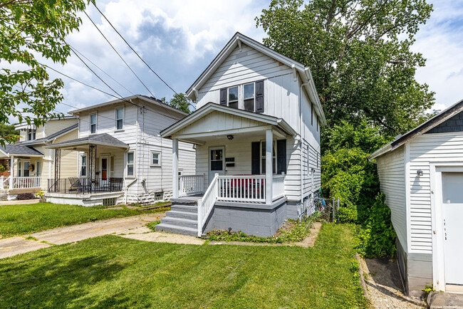 Photo - 3242 Stanhope Ave