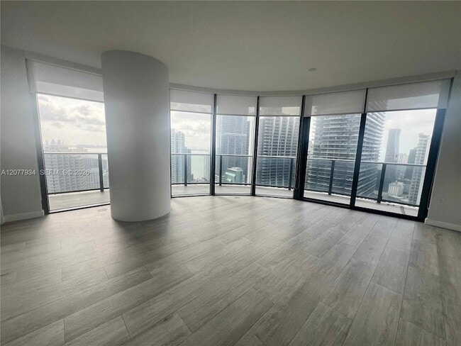 45 SW 9th St Unit 3703