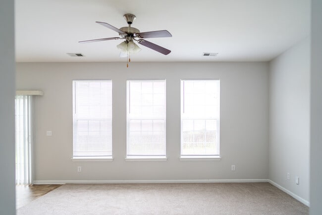 Photo - 237 Medford Dr