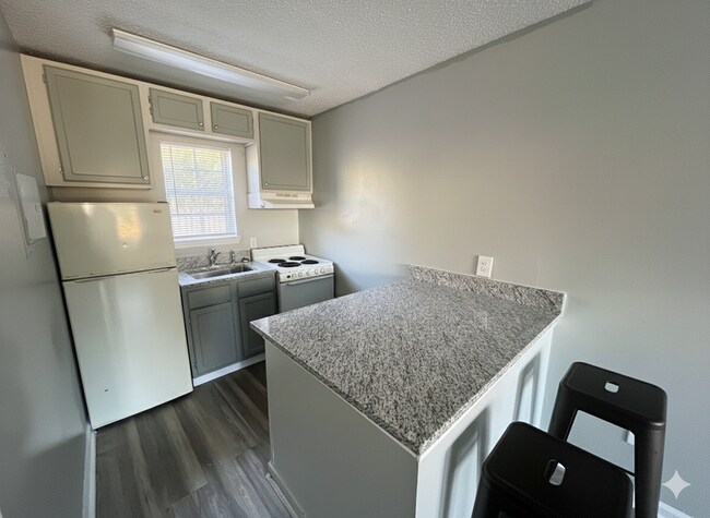 Photo - 115 Shell Ave SE