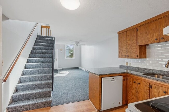 Photo - 210 Beach St