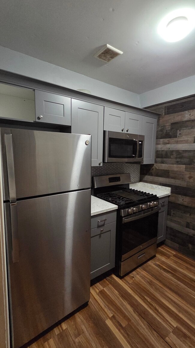 Photo - 6316 Victoria St