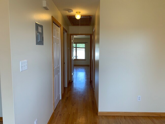 732 Cleveland Ave Unit 1F GF