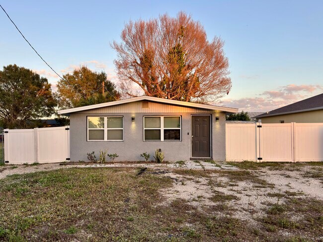 Photo - 1415 Diego St