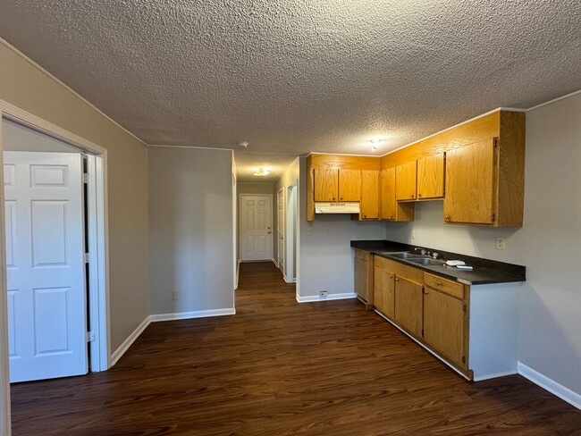 Photo - 1665 N Webb St Unidad Apt: H