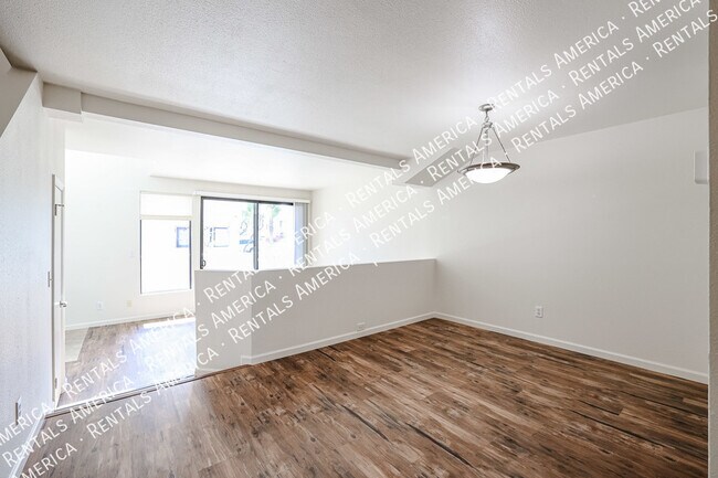 Photo - Elegant 2-Bedroom Condo with Fireplace and... Unidad 1013