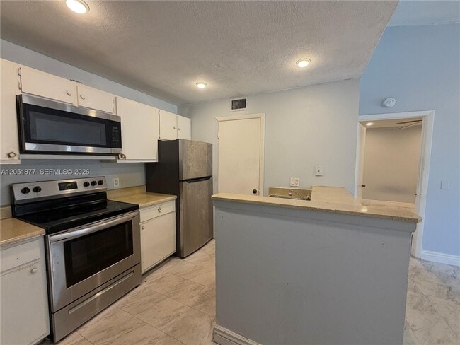 Building Photo - 4441 W McNab Rd Unit 21