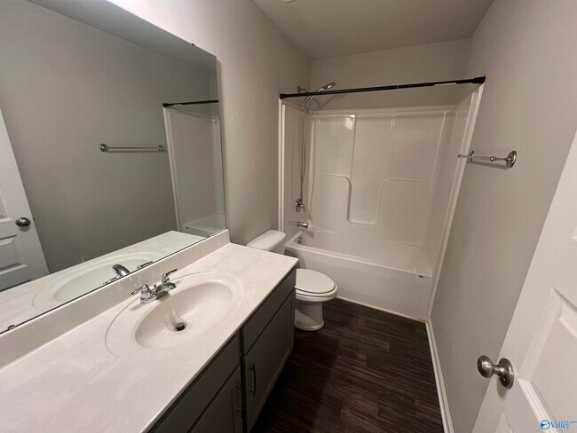 Photo - 603 Annabelle Ln NW