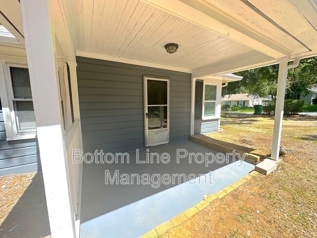 Photo - 2115 Double Oaks Rd