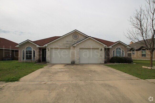 Building Photo - Rent Me Now! Rental