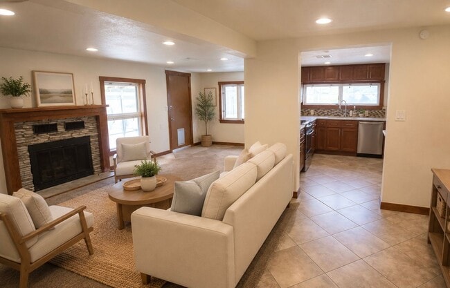 Building Photo - 5BD/3BA Home Near Pearl St, CU, Hiking, Park - Available NOW!