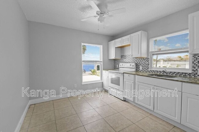Photo - 3721 Henry Ave Unit #A (Upper)