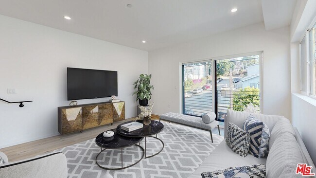 Photo - 3820 Mont Clair St Unit 1