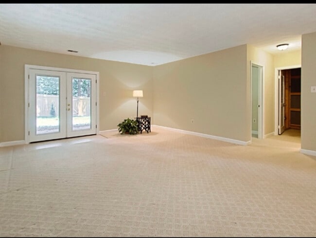 Photo - 4609 Luxberry Dr