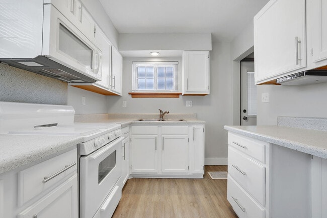 Photo - 299 S Hague Ave